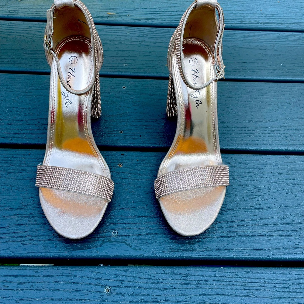 Brand New Herstyle Rose gold heels, size 7.5. Never worn